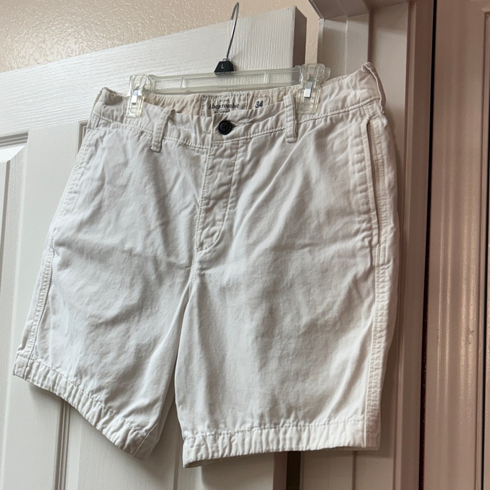 Abercrombie & Fitch Men's Stone Flat Front Shorts w button fly front.